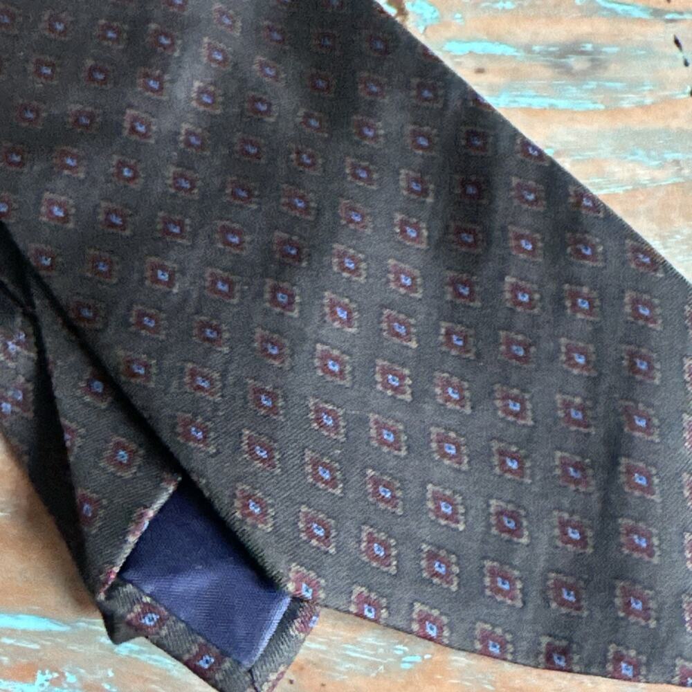 TINCATI MILANO Silk Tie Made In Italy Geometric Green Background 3.5” Width